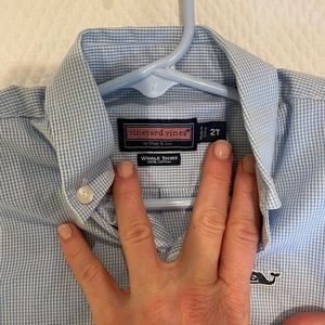 New Vineyard Vines boys blue white check button down 2t boys